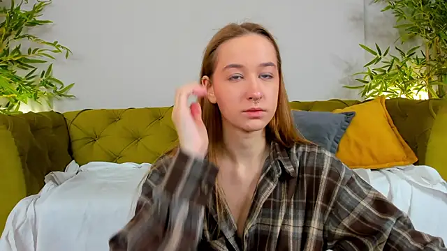 Sweett Monica online show from September 2025 12:05:02 AM