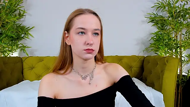 Sweett Monica online show from October 2025 01:00:02 AM