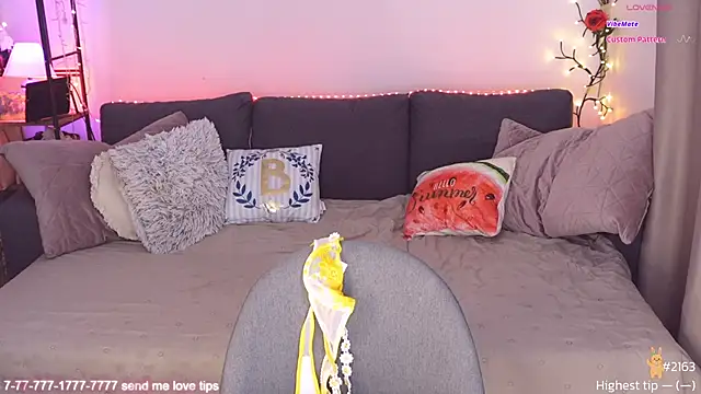 Carrolyna online show from April 2026 03:52:02 PM