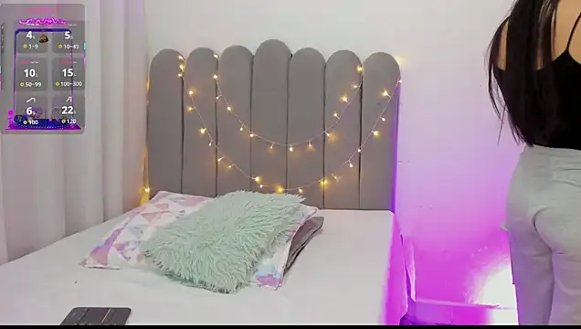 andrea osorio  online show from October 2025 01:43:01 PM