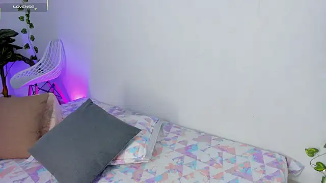 Snapshot of andrea_osorio_ chatting on February 2026 11:42:02 AM andrea osorio online show from February 2026 11:42:02 AM