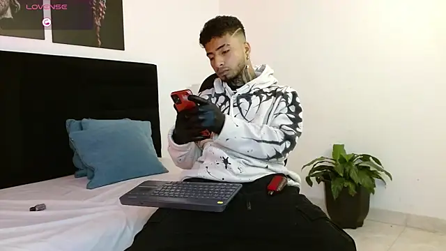 JuanCamiilo 66 online show from February 2025 07:48:02 AM