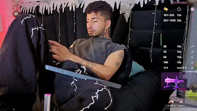 JuanCamiilo 66 online show from December 2025 02:35:02 AM