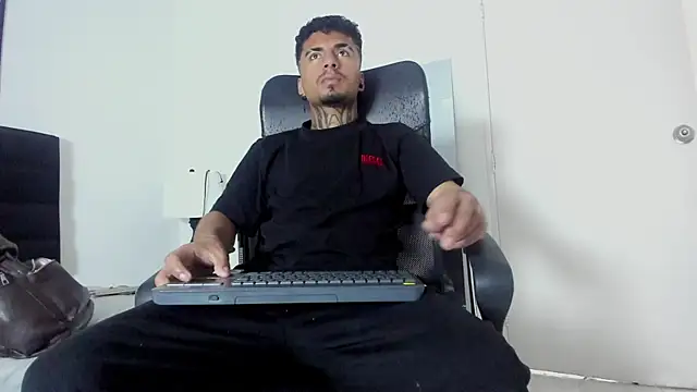 JuanCamiilo 66 online show from March 2026 06:53:02 PM