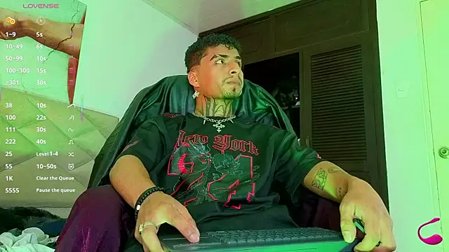 Snapshot of JuanCamiilo_66 chatting on July 2026 03:04:01 AM JuanCamiilo 66 online show from July 2026 03:04:01 AM