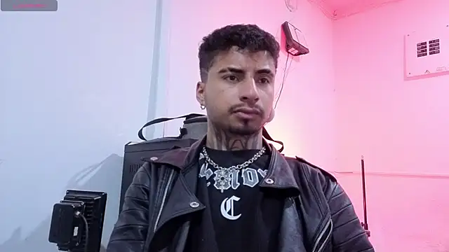 Snapshot of JuanCamiilo_66 chatting on June 2026 02:33:02 AM JuanCamiilo 66 online show from June 2026 02:33:02 AM