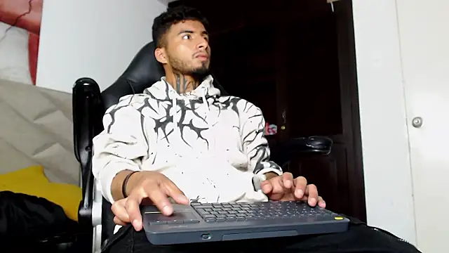 JuanCamiilo 66 online show from March 2025 12:32:01 AM