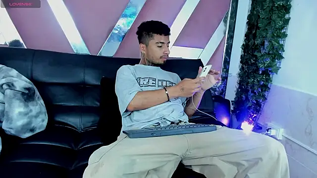 JuanCamiilo 66 online show from February 2026 02:05:01 PM