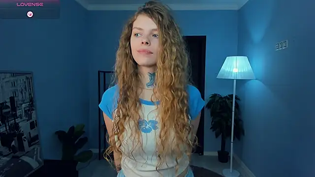 Snapshot of RayaNenlia chatting on February 2026 06:40:02 AM RayaNenlia online show from February 2026 06:40:02 AM