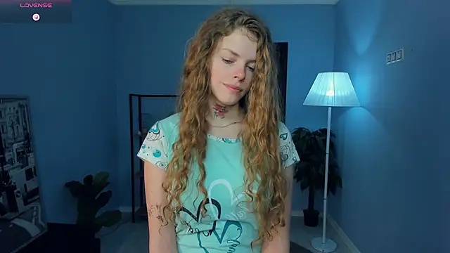 Snapshot of RayaNenlia chatting on February 2026 05:06:01 AM RayaNenlia online show from February 2026 05:06:01 AM