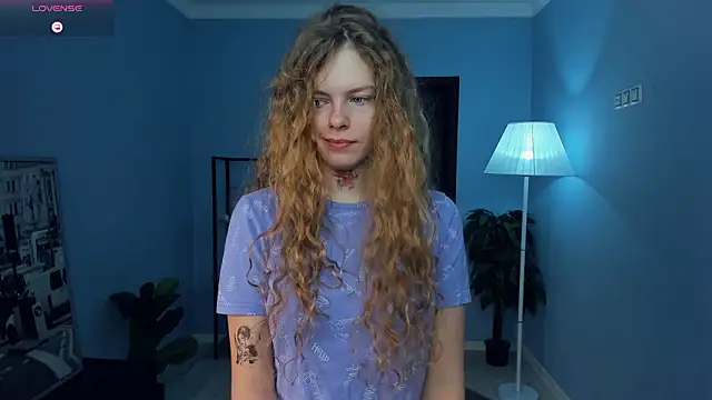 Snapshot of RayaNenlia chatting on February 2026 05:05:02 AM RayaNenlia online show from February 2026 05:05:02 AM