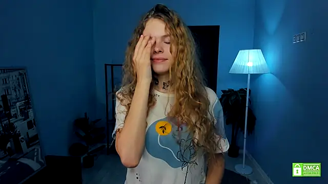 Snapshot of RayaNenlia chatting on November 2025 05:11:01 AM RayaNenlia online show from November 2025 05:11:01 AM