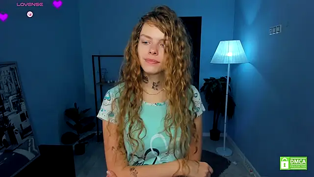 Snapshot of RayaNenlia chatting on November 2025 05:11:02 AM RayaNenlia online show from November 2025 05:11:02 AM