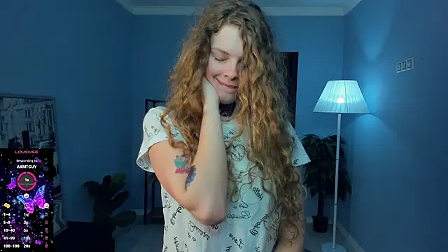 Snapshot of RayaNenlia chatting on February 2026 05:19:01 AM RayaNenlia online show from February 2026 05:19:01 AM