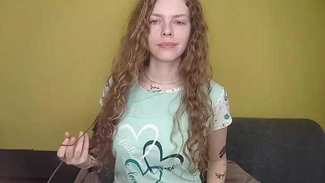 Snapshot of RayaNenlia chatting on February 2026 05:51:01 AM RayaNenlia online show from February 2026 05:51:01 AM