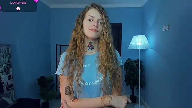 Snapshot of RayaNenlia chatting on January 2026 05:14:01 AM RayaNenlia online show from January 2026 05:14:01 AM