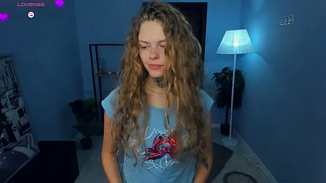 Snapshot of RayaNenlia chatting on October 2025 05:09:02 AM RayaNenlia online show from October 2025 05:09:02 AM