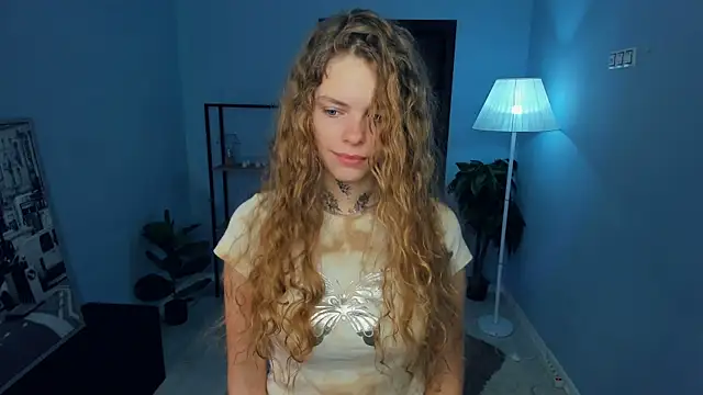 Snapshot of RayaNenlia chatting on October 2025 05:08:02 AM RayaNenlia online show from October 2025 05:08:02 AM