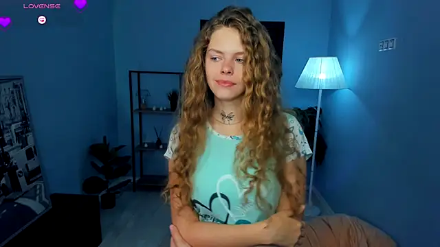 RayaNenlia online show from October 2025 05:10:02 AM