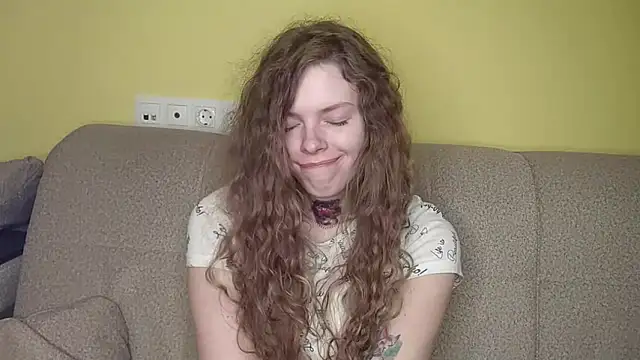 Snapshot of RayaNenlia chatting on March 2026 07:15:01 AM RayaNenlia online show from March 2026 07:15:01 AM