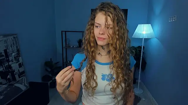 Snapshot of RayaNenlia chatting on October 2025 05:08:01 AM RayaNenlia online show from October 2025 05:08:01 AM