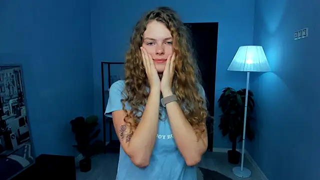 Snapshot of RayaNenlia chatting on November 2025 05:08:01 AM RayaNenlia online show from November 2025 05:08:01 AM