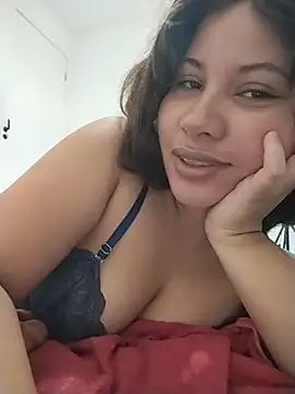 Snapshot of Yara0k chatting on November 2025 08:19:02 AM Yara0k online show from November 2025 08:19:02 AM