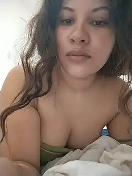 Snapshot of Yara0k chatting on October 2025 07:40:01 AM Yara0k online show from October 2025 07:40:01 AM