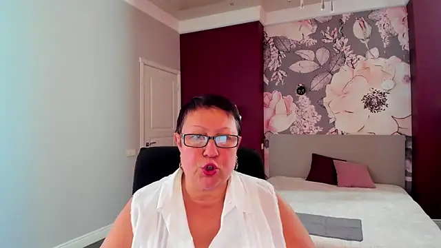 BarbaraTurners online show from October 2025 11:44:02 AM