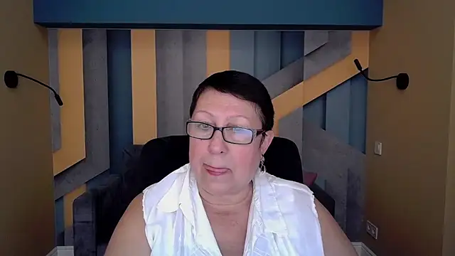 BarbaraTurners online show from October 2025 06:19:01 PM