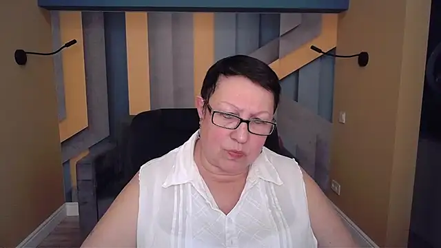 BarbaraTurners online show from December 2025 07:27:01 PM