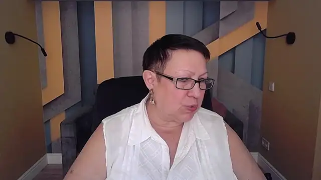 BarbaraTurners online show from November 2025 07:28:02 PM