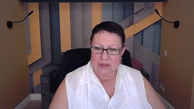 BarbaraTurners online show from November 2025 07:39:01 PM