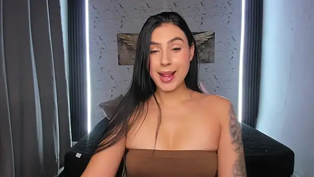 Snapshot of Valerie_Corthez chatting on May 2026 07:45:02 PM Valerie Corthez online show from May 2026 07:45:02 PM