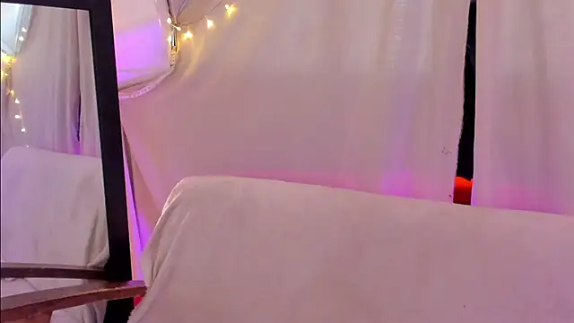 Snapshot of noemi_foxxx chatting on February 2025 01:22:01 PM noemi foxxx online show from February 2025 01:22:01 PM