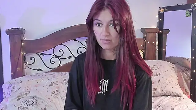 Snapshot of noemi_foxxx chatting on November 2025 02:32:01 PM noemi foxxx online show from November 2025 02:32:01 PM