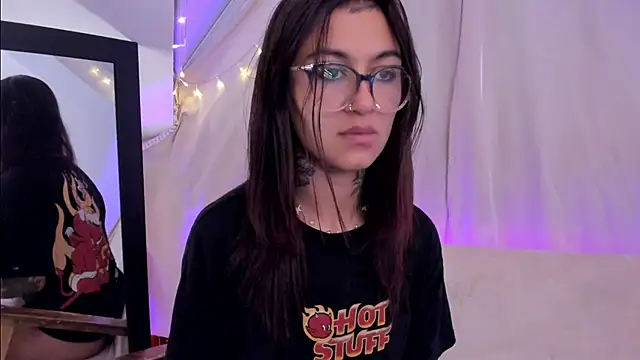 Snapshot of noemi_foxxx chatting on February 2025 03:42:01 PM noemi foxxx online show from February 2025 03:42:01 PM