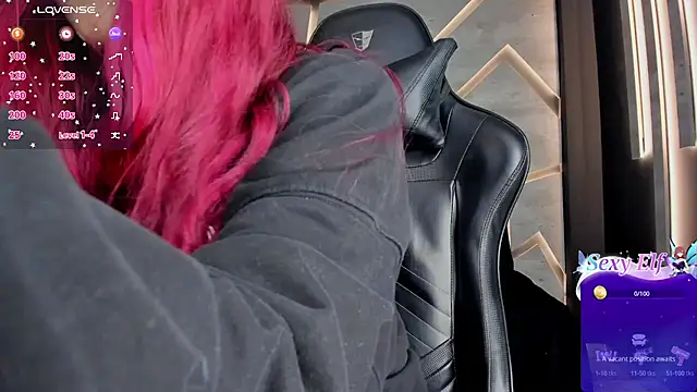 Snapshot of LindseyFerrer chatting on January 2025 11:12:02 AM LindseyFerrer online show from January 2025 11:12:02 AM