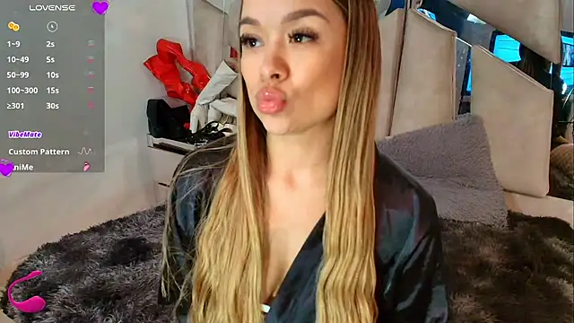 Snapshot of Natalyefoster chatting on November 2025 06:51:01 PM Natalyefoster online show from November 2025 06:51:01 PM