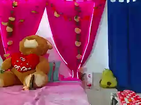 natashakissess online show from October 2025 03:22:02 PM