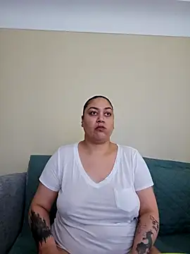 honeeyyy pot online show from April 2026 07:42:01 PM