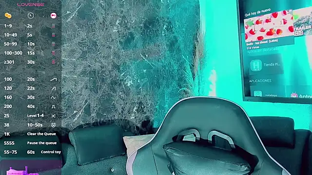 Emmaa Saenz  online show from February 2026 10:05:01 PM