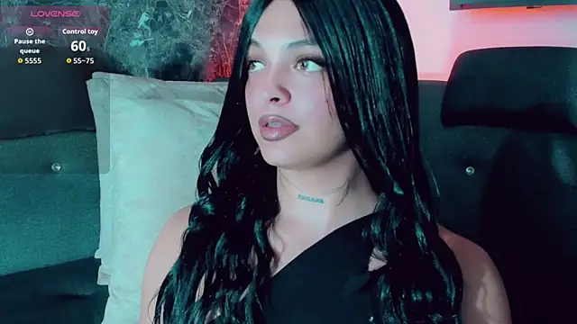 Snapshot of Emmaa_Saenz_ chatting on June 2026 01:28:02 AM Emmaa Saenz online show from June 2026 01:28:02 AM