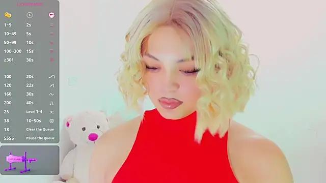 Emmaa Saenz  online show from March 2026 11:23:02 PM