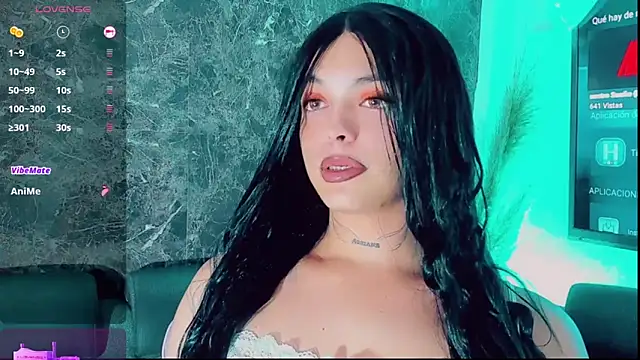 Emmaa Saenz  online show from December 2025 10:26:02 PM