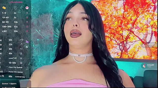 Emmaa Saenz  online show from October 2025 11:50:02 PM