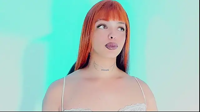 Emmaa Saenz  online show from December 2025 06:18:02 PM