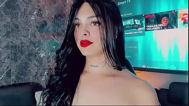 Emmaa Saenz  online show from November 2025 09:26:02 PM