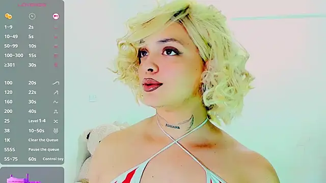 Emmaa Saenz  online show from February 2026 10:43:02 PM