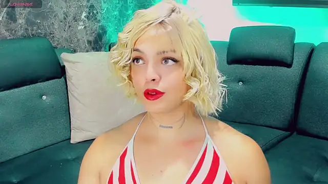 Emmaa Saenz  online show from April 2026 11:00:02 PM